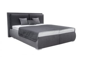 Dvojlôžko Korona v rozmere 180x200 cm, v poťahu Savoy 94 DK. Grey a Arte 14, s prikrývkou a vankúšmi