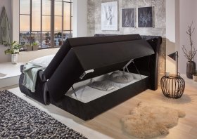 Boxspring Cheryl v rozmere 180x200 cm, v poťahu Derby 9025 Black, ukážka úložného priestoru