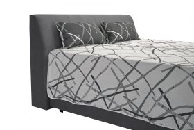 Dvojlôžko Merkúr v rozmere 180x200 cm, v poťahu Amore 32, s prikrývkou a vankúšikmi v poťahu Larisa Duo 1a, detail čela 