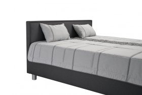 Dvojlôžko Oregon v rozmere 180x200 cm, v poťahu Malmö New 95, detail čela