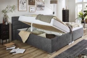 Rodinná posteľ Family bed v rozmere 280x220 cm, v poťahu Crown 18 DK. Grey, ukážka úložného priestoru, interiér